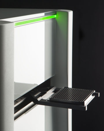 Detail fotografie van de EnSight™ Multimode Plate Reader van PERKIN ELMER