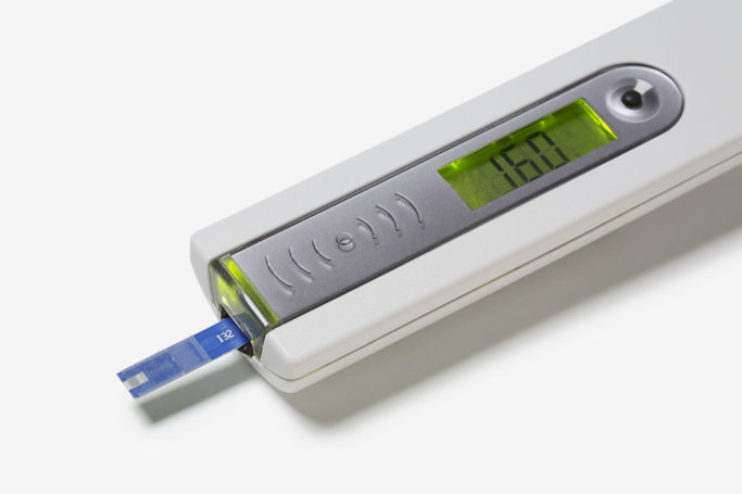 Product fotografie van de BODYTEL GlucoTel bloedsuikermeter