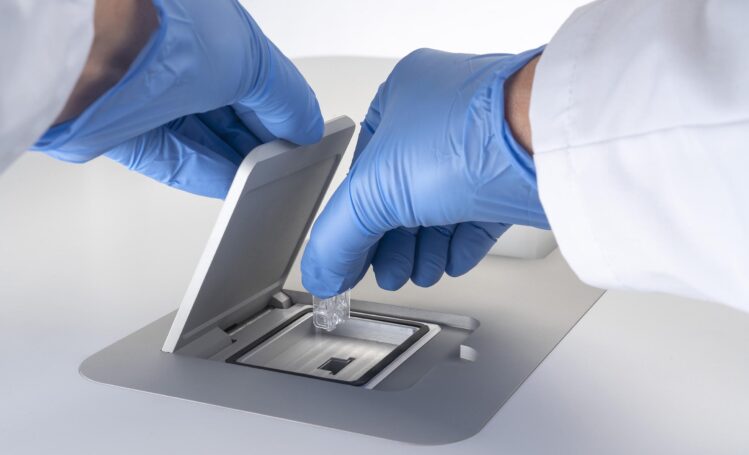 Product fotografie van BiosparQ Cirrus20D medisch analyse apparaat