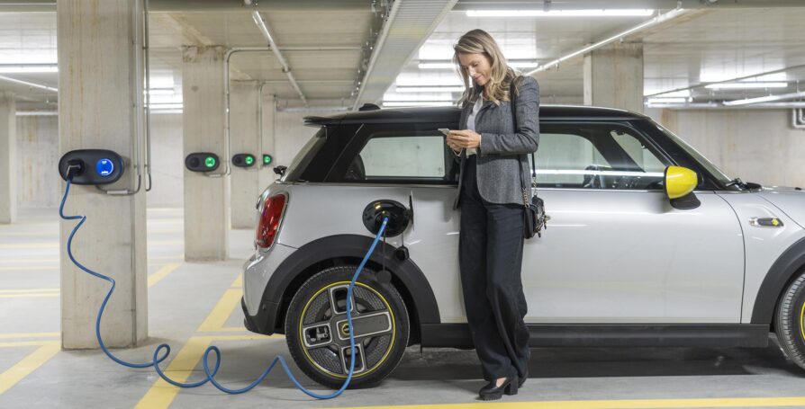 Productfotografie op locatie van de Ostra charger voor elektrisch laden