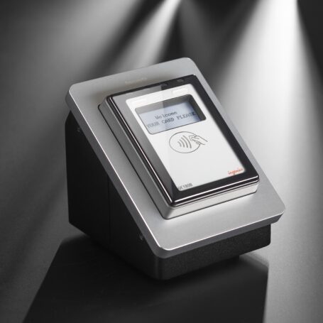 High-end product fotografie van de Pecunda cardreader van Ximedes